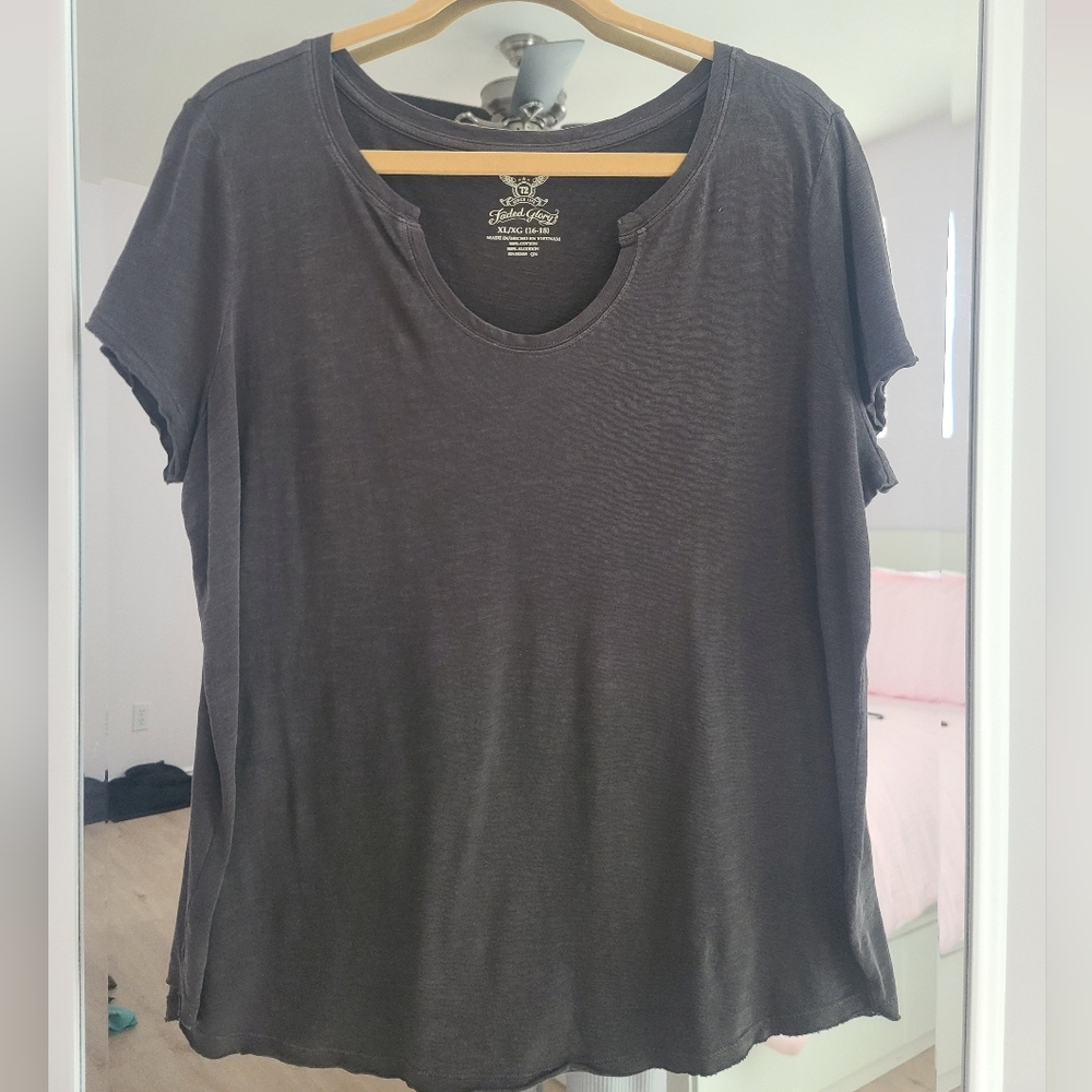 Faded Glory cap sleeve charcoal gray tunic t-shirt size x-large. Raw edge hem.